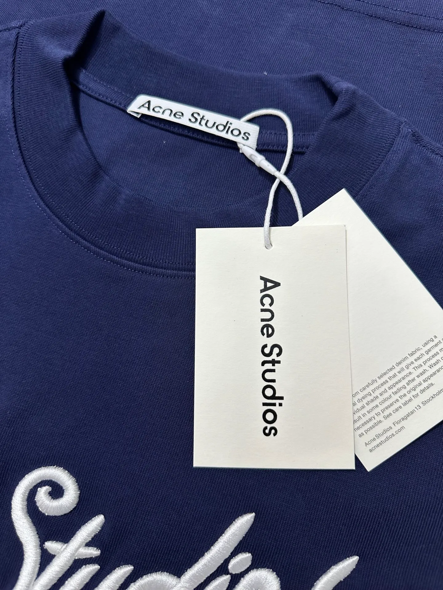 ￼ 145 Acne studio 3D three-dimensional letter embroidery round neck short-sleeved T-shirt Fabric: Made of high-definition ultra-heavy cotton double yarn compact Xinjiang cotton Gram weight gram Paired with 2*2 Salona rib g Clean cloth surface Clear cloth texture Firm and stiff High color fastness No change No Color Change Customized hardware Thread Accessories Alignment Men and women Same Style Color: Black White Blue card color Black Black Size: XS S M L XL